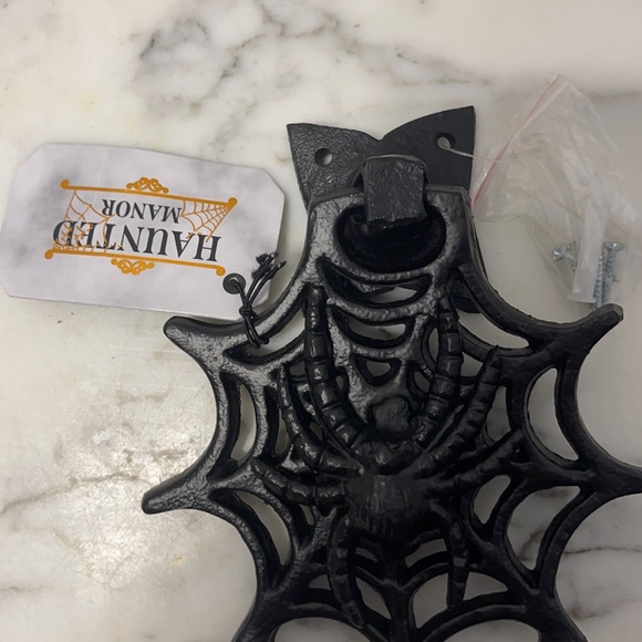 HAUNTED MANOR Wrought Iron Spiderweb door knocker - Picture 2 of 4